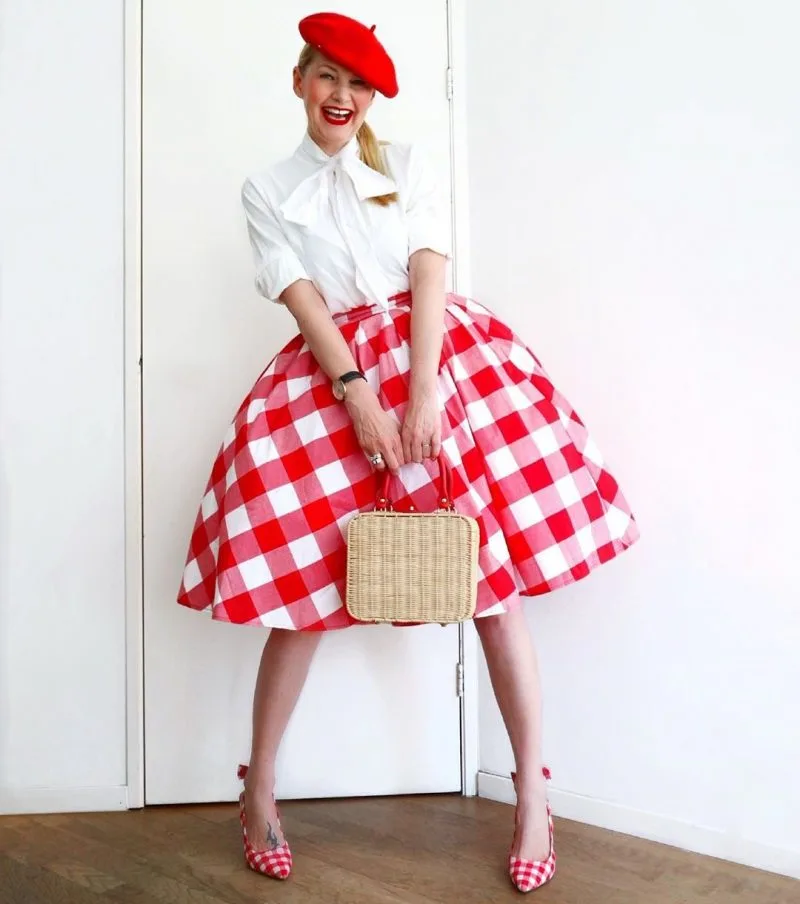 Gingham Skirts Outfits For Fashionistas: Easy To Wear Ideas 2023