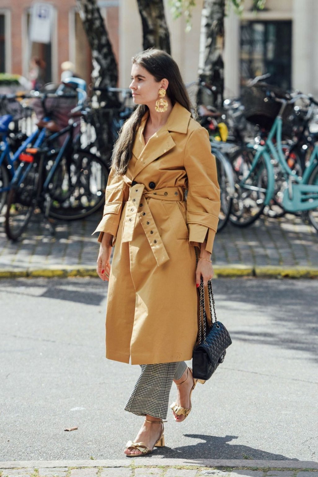 Easy Ways To Style Wrap Coats: Street Style Inspiration 2023 | Fashion ...
