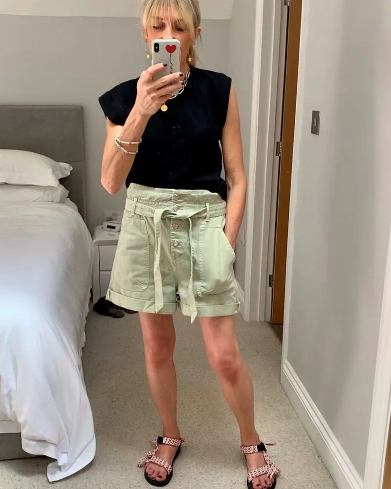Paper Bag Waist Shorts Outfits You Might Give A Try This Year 2023