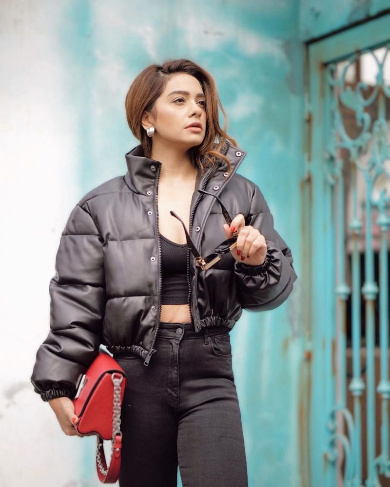 What To Wear With Cropped Jackets For Women 2023