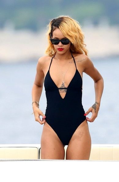 What One Piece Swimsuits Are In Trend Right Now 2022