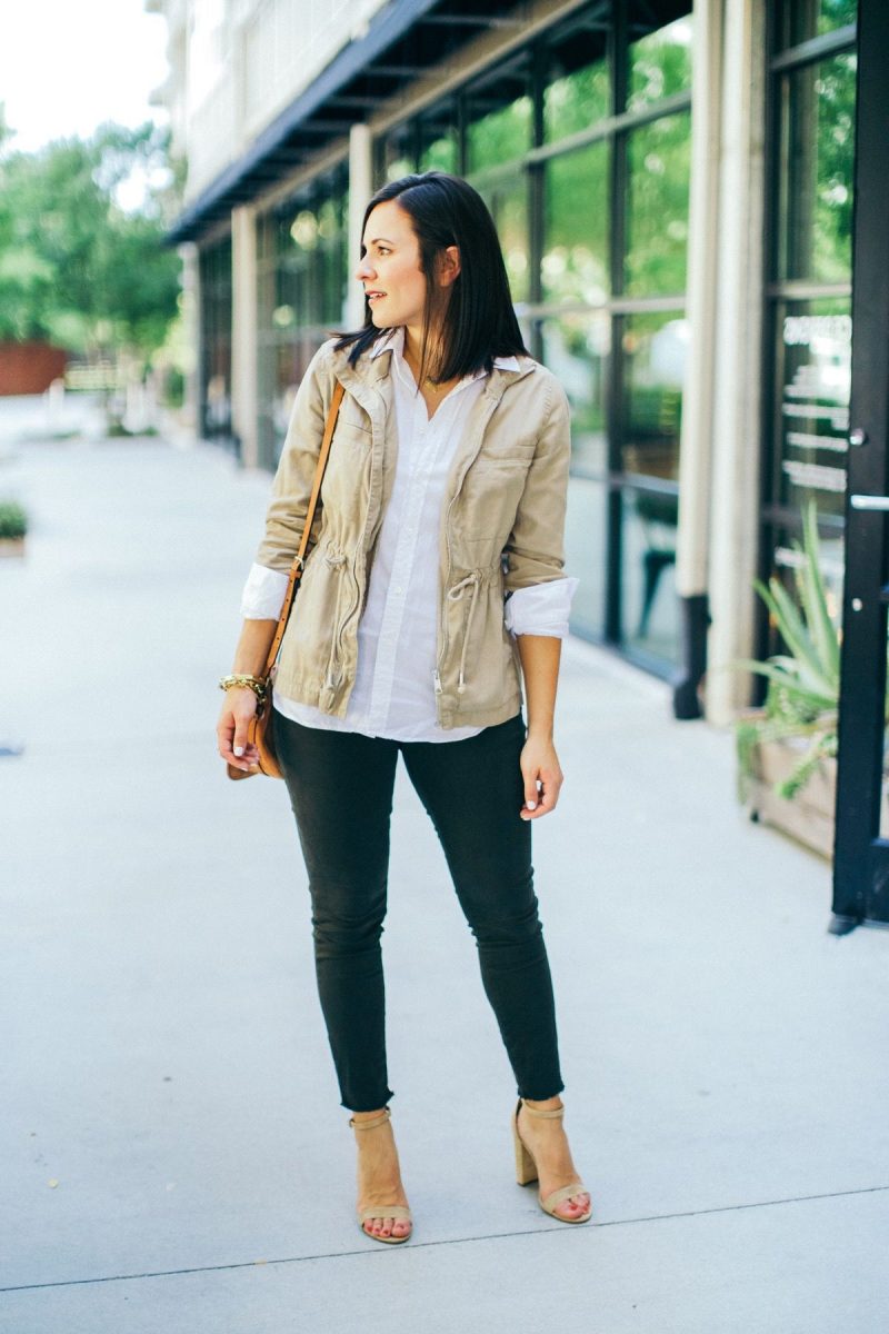 How To Wear Safari Jackets For Women: Easy To Copy Looks 2022