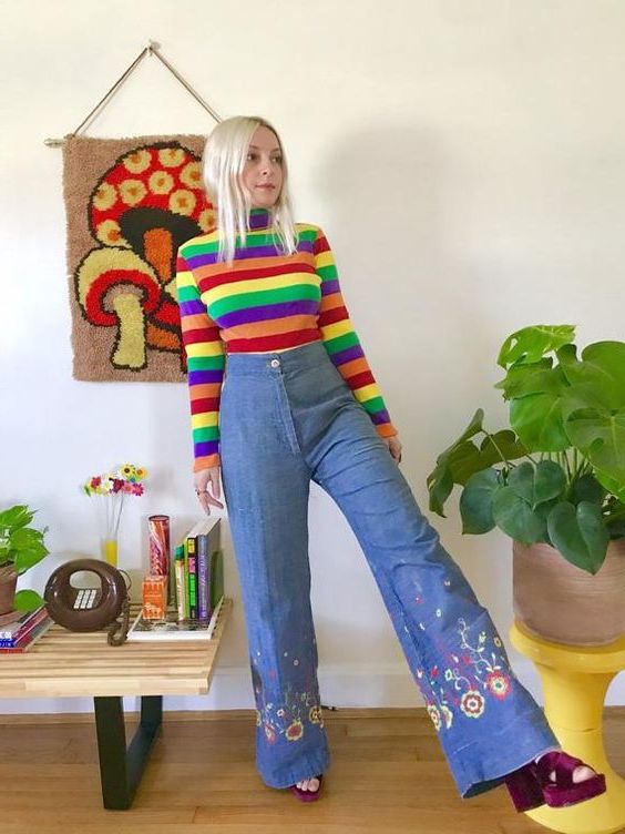 How To Wear 1970 Outfits: Seventies Style Is Back 2023