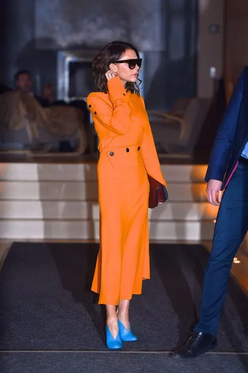 How To Wear Orange And Blue In Women's Outfits 2023