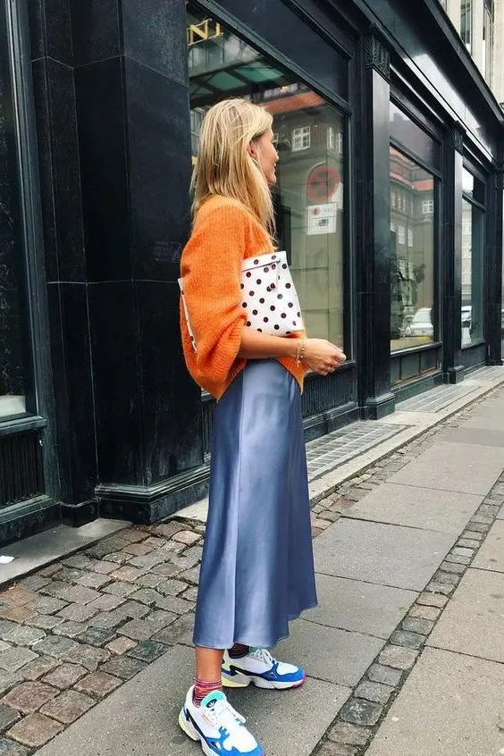 How To Wear Orange And Blue In Women's Outfits 2023