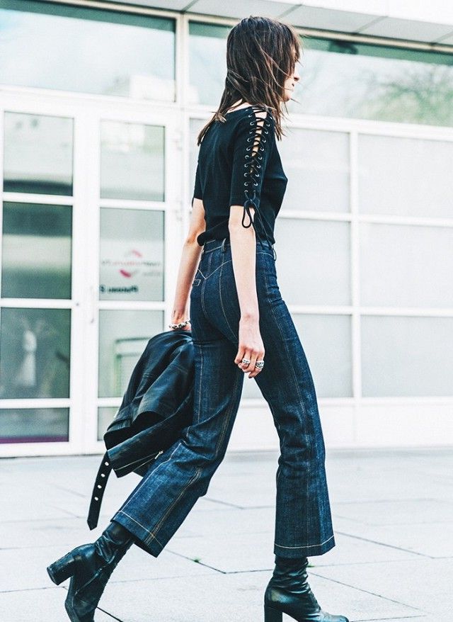 What Are The best shoes to wear with flares: 22 Best Outfit Ideas 2022