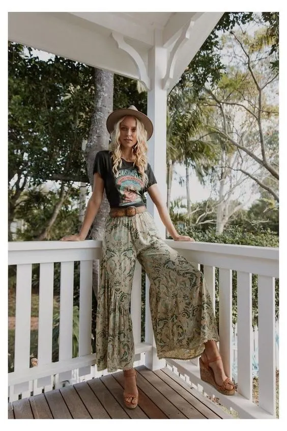 Bohemian Outfits For Summer: 20 Boho Chic Essentials 2023