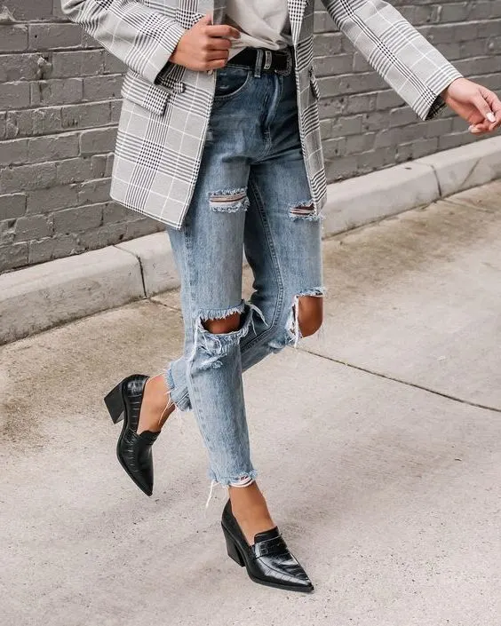 How To Wear Heeled Loafers: Easy Street Style Looks To Try 2023 ...