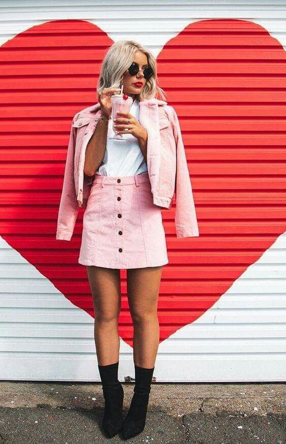 How To Wear Pink Skirts: This Year Easy Street Style Guide 2023