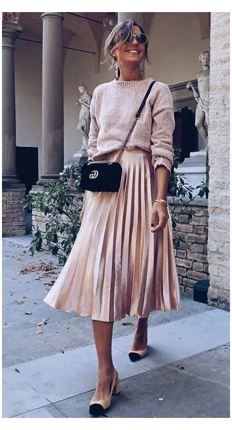 How To Wear Pleated Skirts: Best Street Style Looks 2023