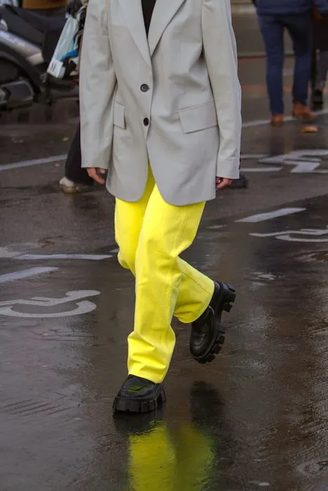 What Should Women Wear In The Rain 2023