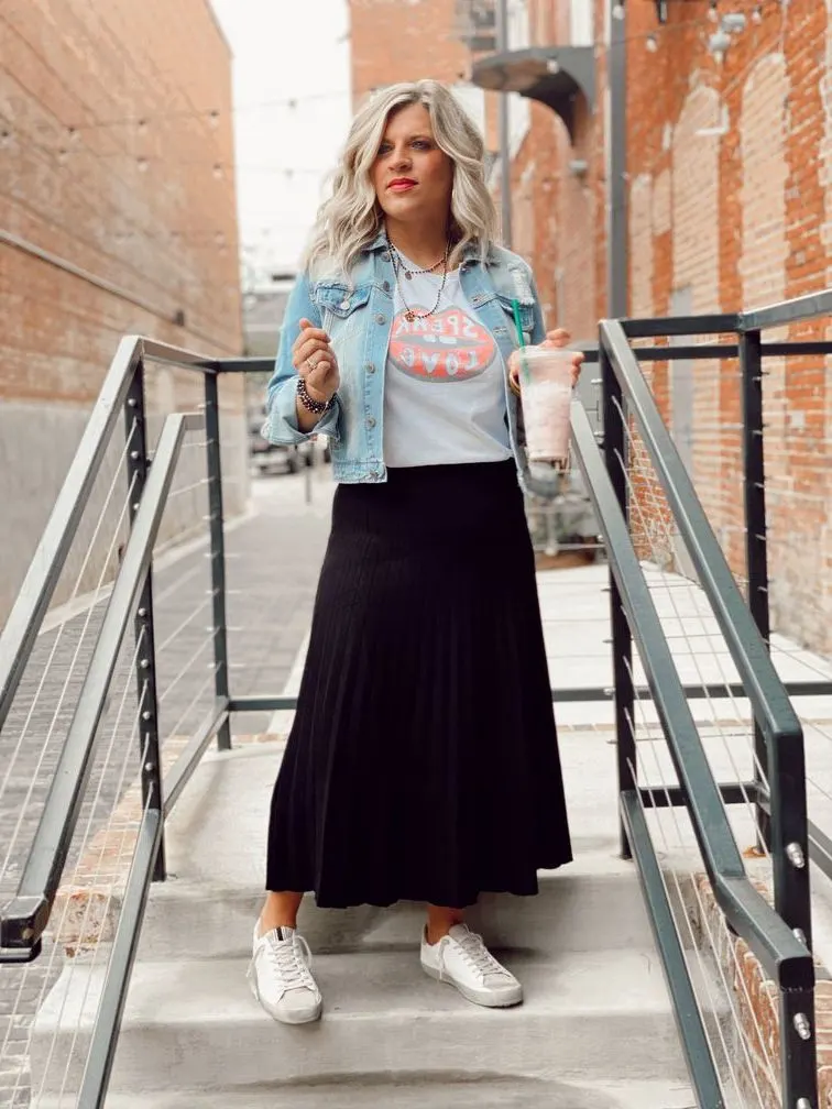 How To Wear Pleated Skirts: Best Street Style Looks 2023