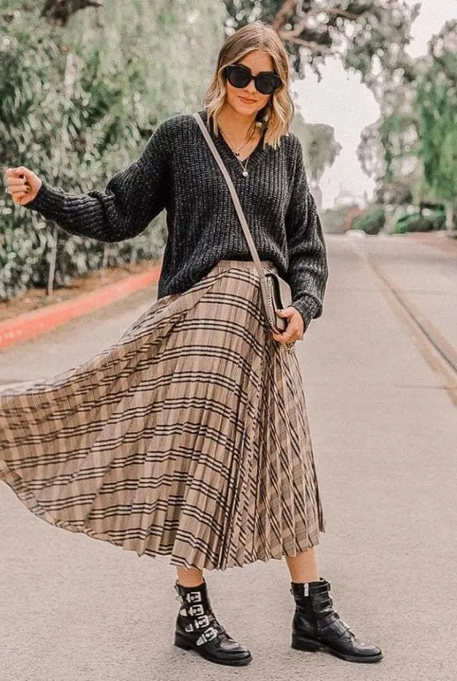 How To Wear Pleated Skirts: Best Street Style Looks 2023