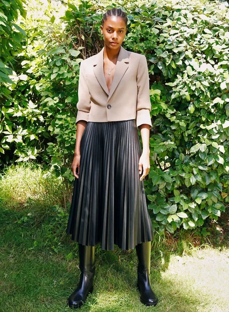 How To Wear Pleated Skirts: Best Street Style Looks 2023