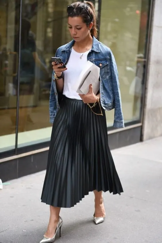 How To Wear Pleated Skirts: Best Street Style Looks 2023