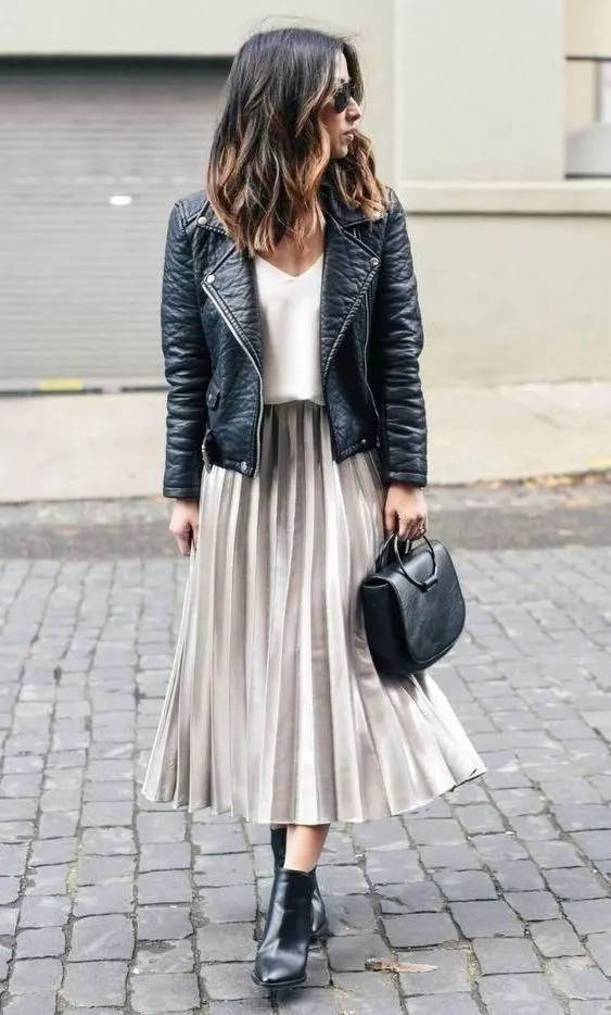 How To Wear Pleated Skirts: Best Street Style Looks 2023