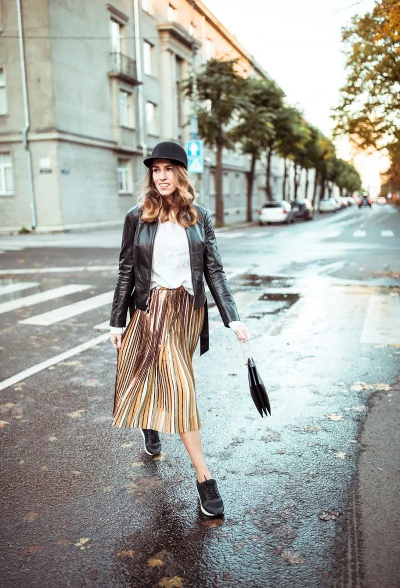 How To Wear Pleated Skirts: Best Street Style Looks 2023