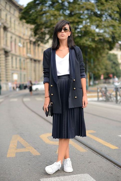 How To Wear Pleated Skirts: Best Street Style Looks 2023