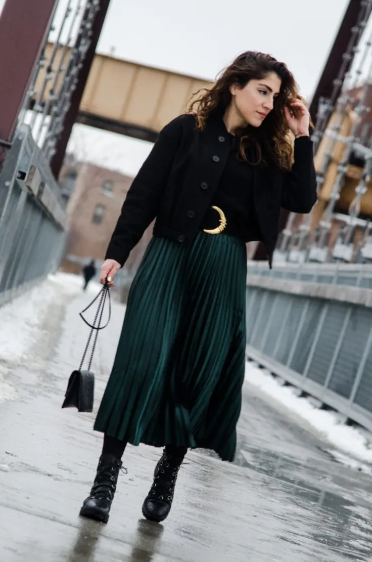 How To Wear Pleated Skirts: Best Street Style Looks 2023