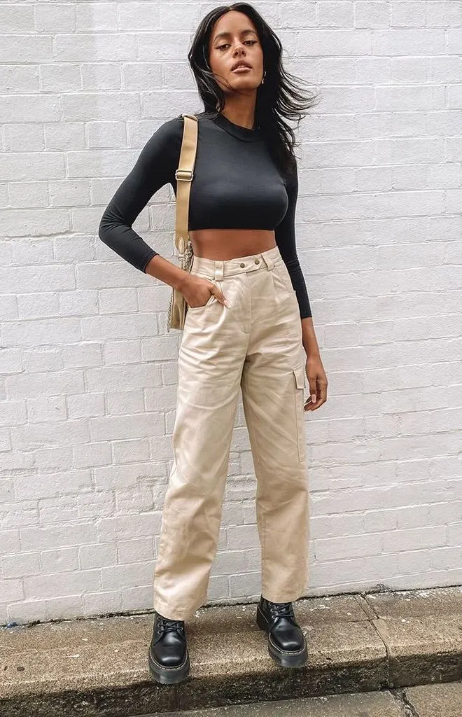 Khaki trousers hot sale womens outfit