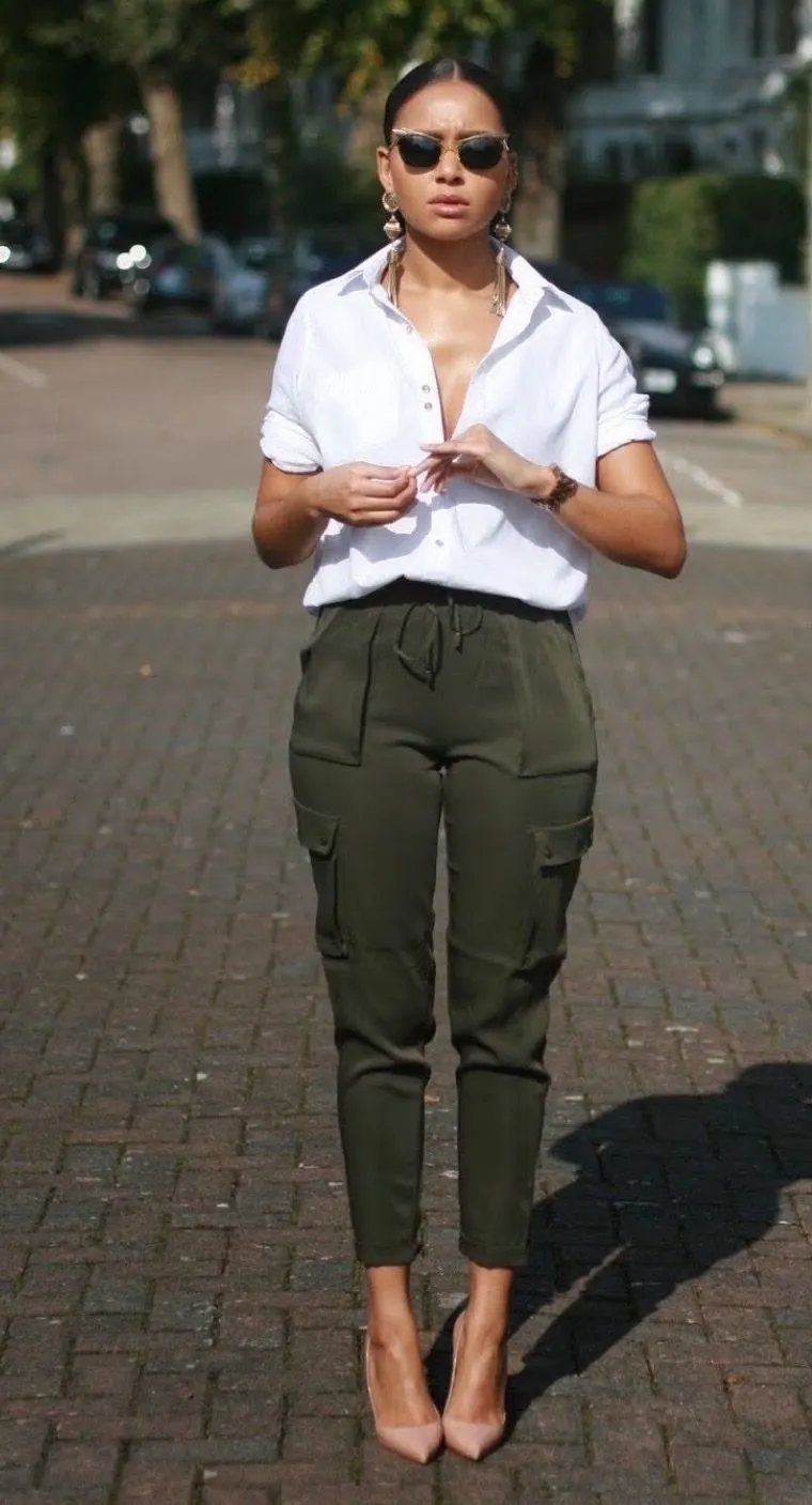 Outfits With Khaki Pants For Women: Easy Style Guide To Follow This Year 2023