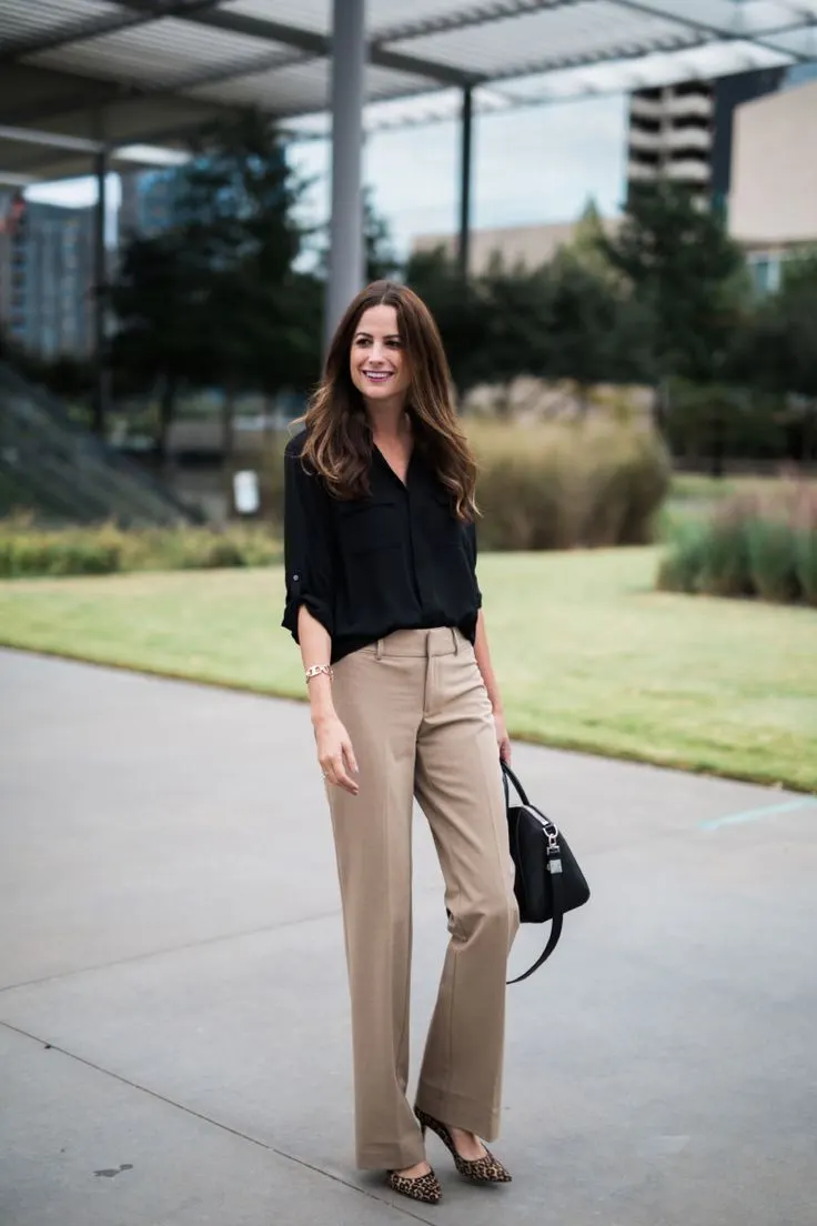 Outfits With Khaki Pants For Women: Easy Style Guide To Follow This Year 2023