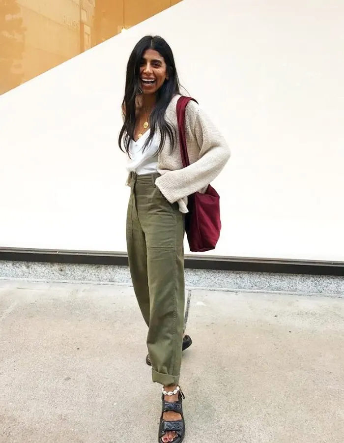 Outfits With Khaki Pants For Women: Easy Style Guide To Follow This Year 2023