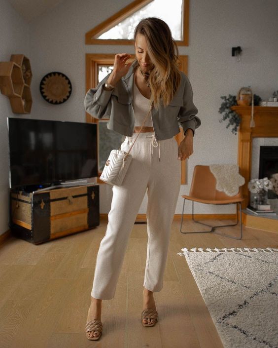 What To Wear With Joggers For Women 2023