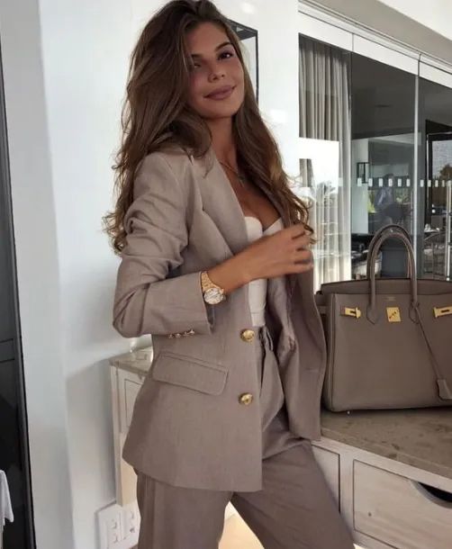 Office Wear For Ladies: Easy Style Tips and Outfit Ideas 2022