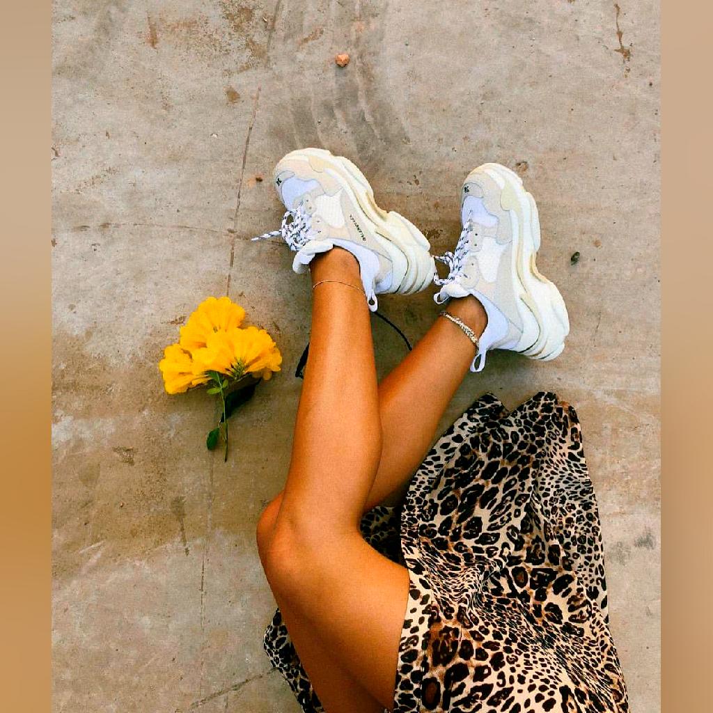 Can I Wear White Chunky Sneakers With Leopard Print Dress 2023