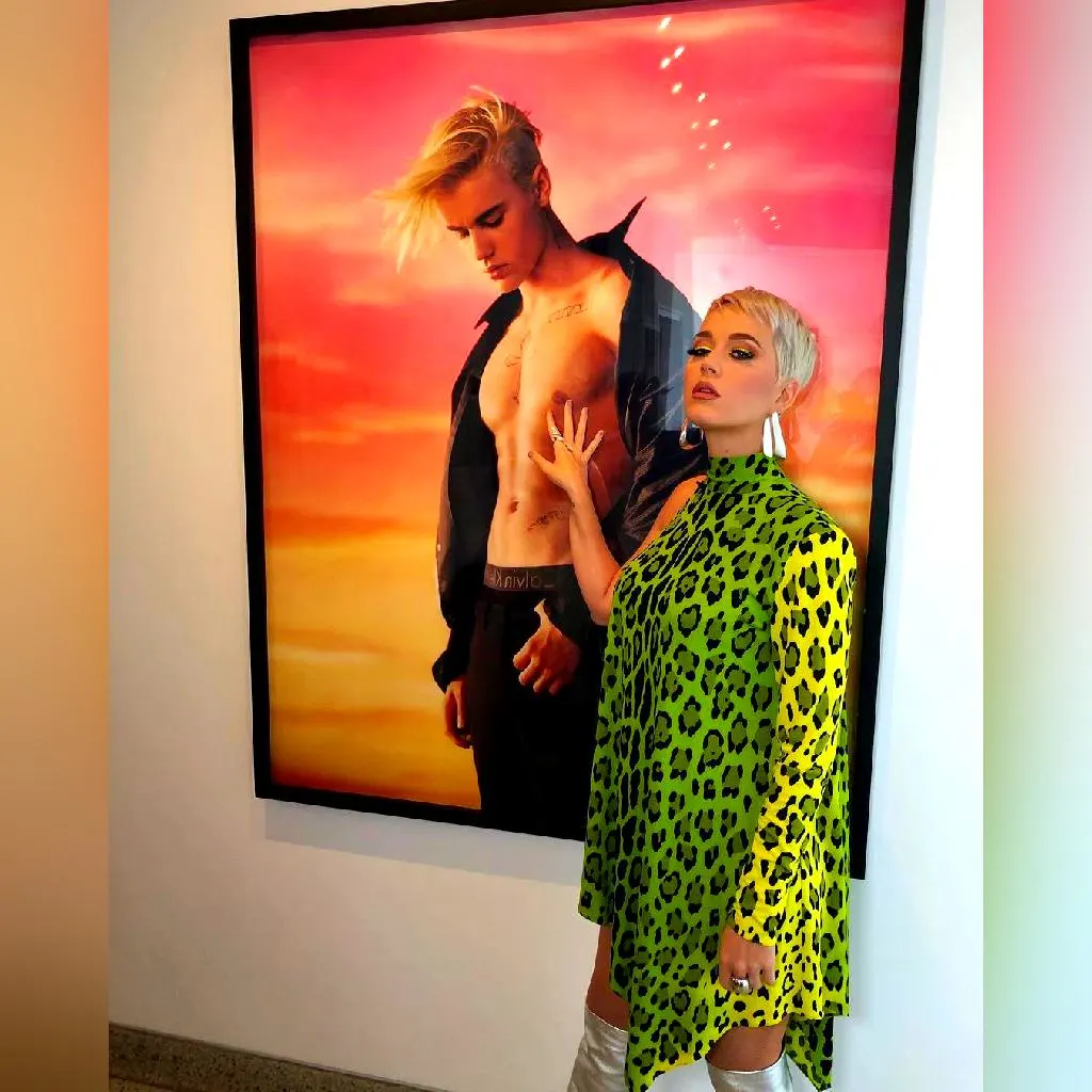 Katty Perry In Neon Leopard Print Dress And Layered Pixie Cut 2023 Katty Perry In Neon Leopard Print Dress And Layered Pixie Cut 2023
