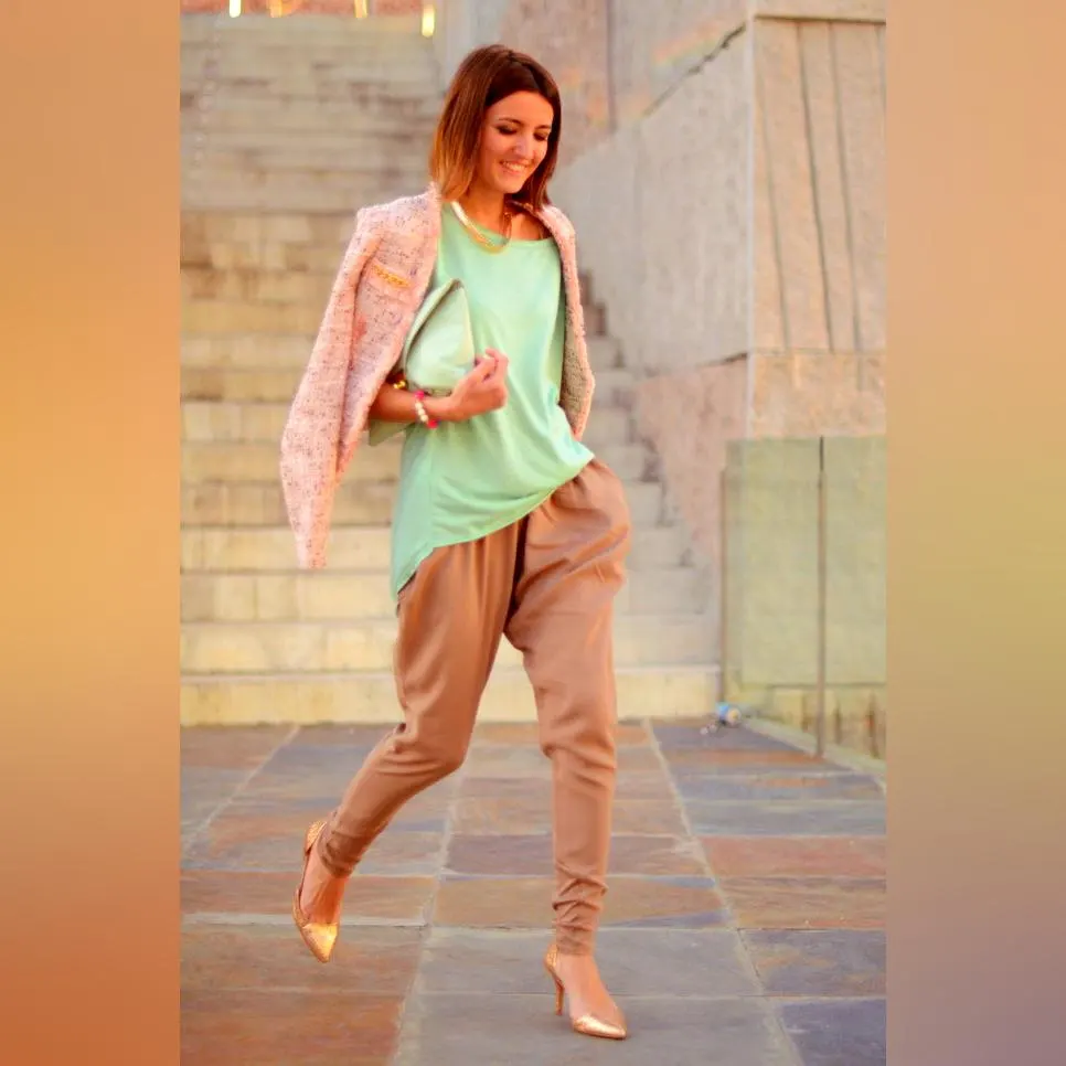 How To Wear Khaki Pants For Women: Best Tricks 2023