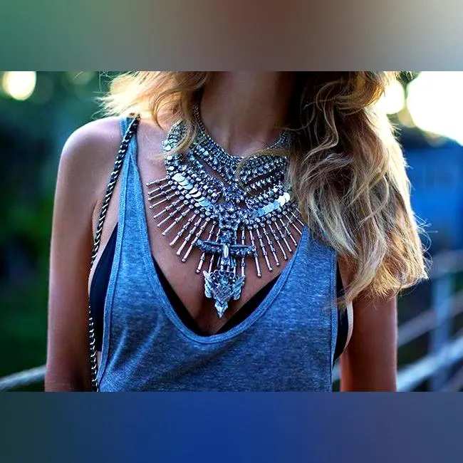 Silver Necklaces Outfit Ideas 2023