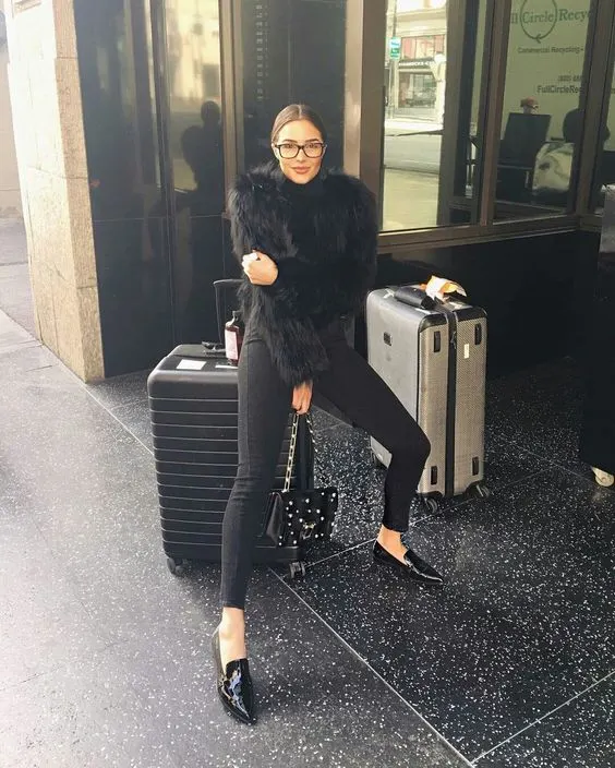 All Black Airport Outfit For Women 2023