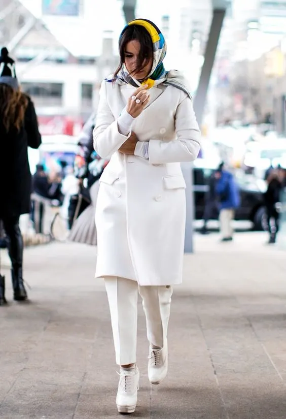 How To Wear Scarf With All White Outfit 2023