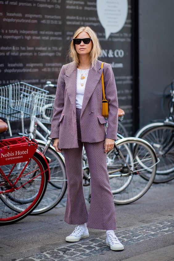 Casual Friday Work Outfits: Your One And Only Guide 2023