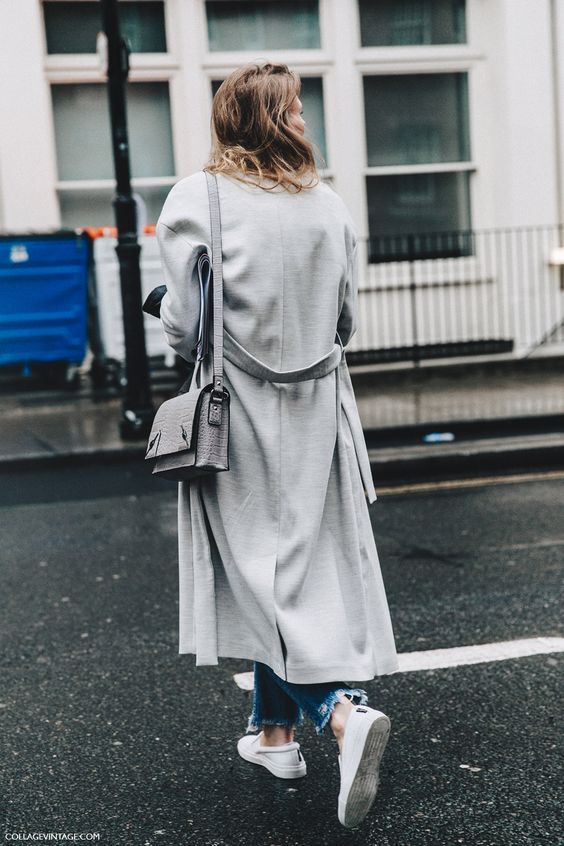 Grey Coat With White Sneakers: Best Combo For Spring 2022