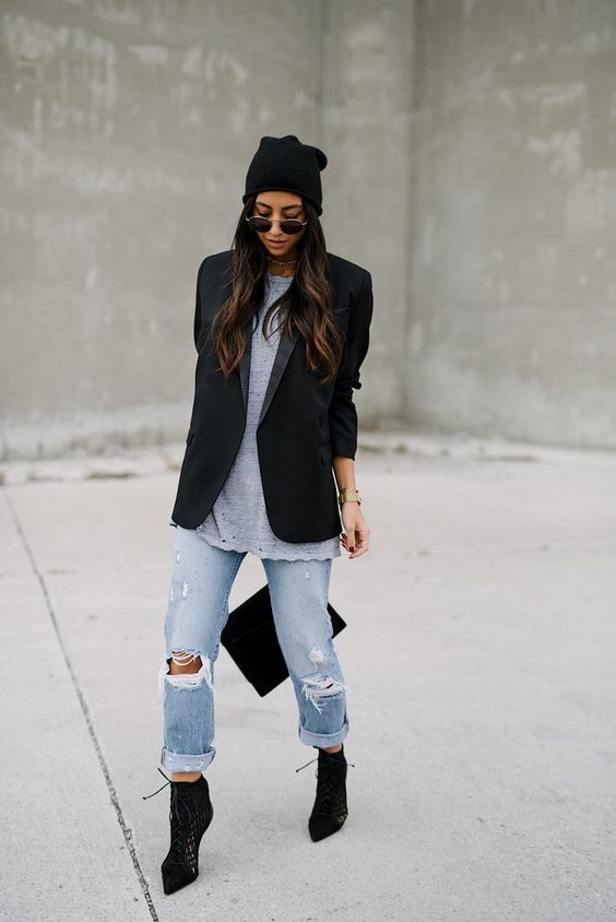 How To Wear Long Black Blazer With Boyfriend Jeans 2023