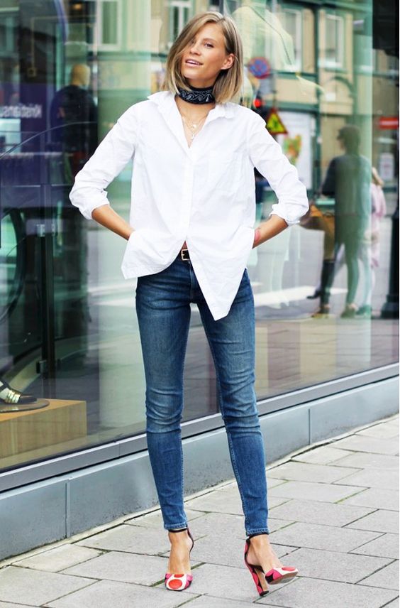 White Shirt And Blue Jeans: Easy Combination To Invest 2022