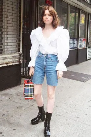 White Top With Blue Denim Shorts: Summer Looks 2023