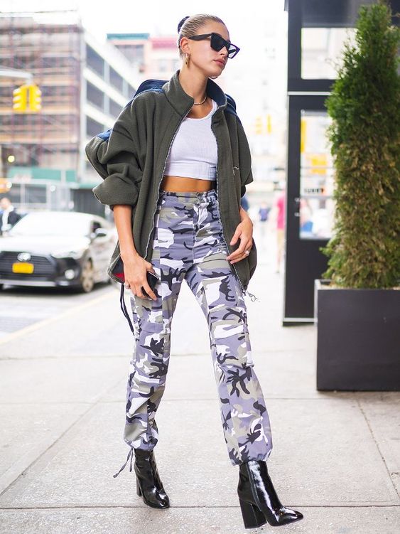 How To Wear Cargo Pants With Crop Tops This Summer 2022