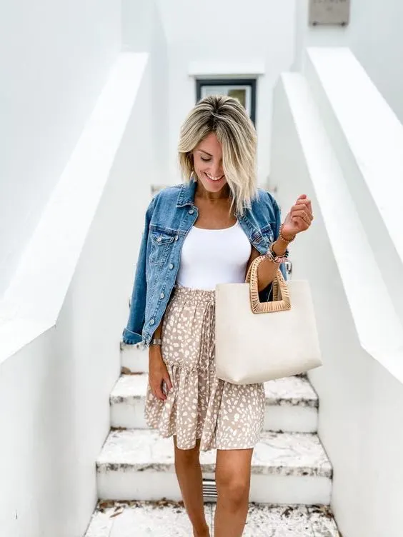 How To Style Jean Jackets: 12 Outfit Ideas To Copy - Cleo Madison