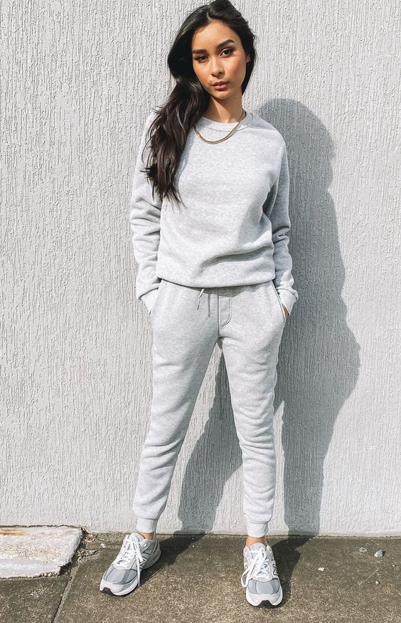 Grey Hoodie Outfit For Spring Walks 2023