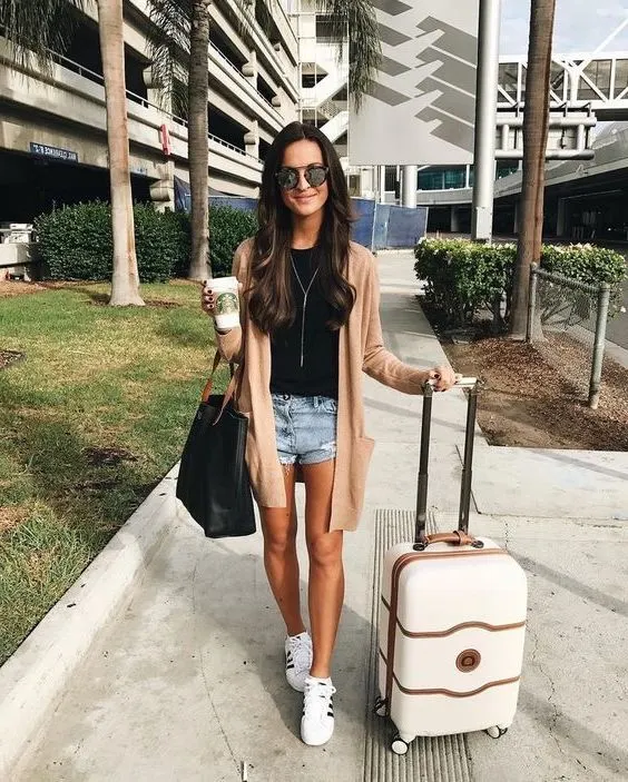 Summer Airport Outfit: Best Ideas To Follow This Year 2023